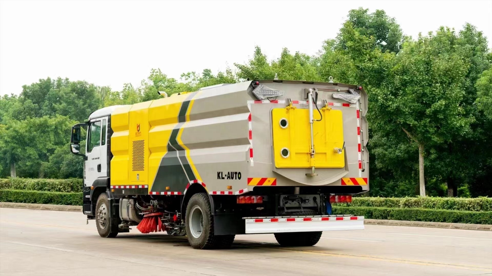 Vehicle Road Cleaning Dust Vacuum Sweeper Truck 4 2 Washing Street Ordinary Building Tank