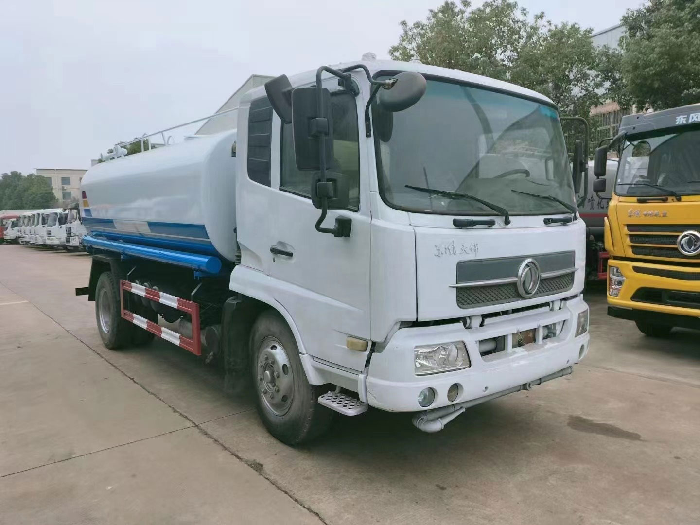 Dongfeng Water Tanker Truck 12CBM