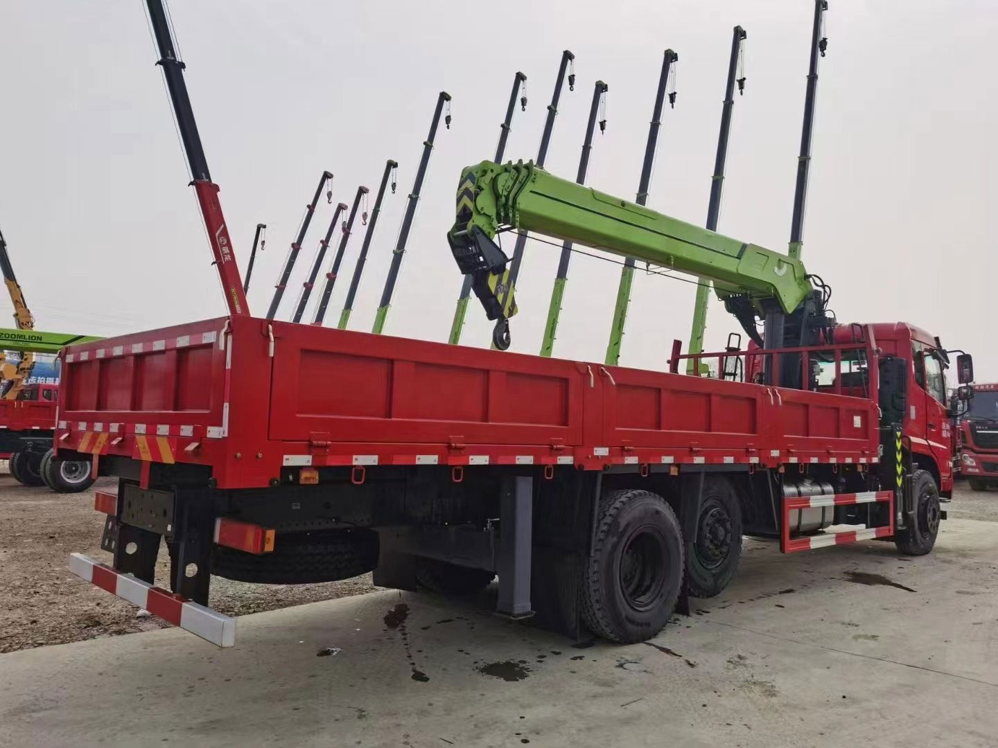 Crane Truck for Sale Factory Direct Exporting 