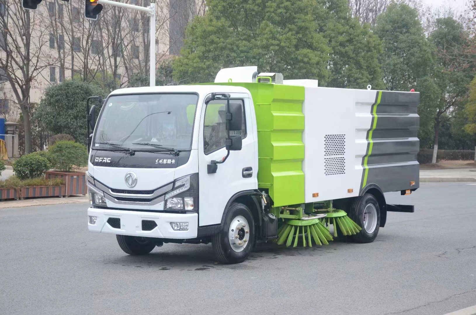 Street Road Sweeper Truck Airport Sweeper Truck Factory Direct Supply